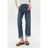 女2026春夏 丹宁全棉水洗毛边直筒显瘦中腰牛仔裤 华吉言 斗兽场