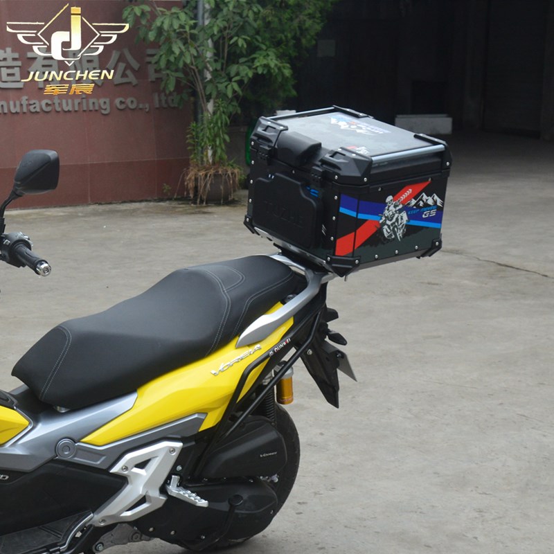 适用于大阳踏板150ADV铝合金尾箱后备箱行李箱改装配件后靠背尾架