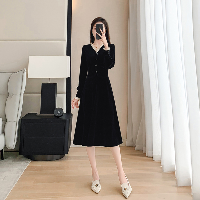 速发黑色长袖金丝绒洋装202a款V黑收腰气质新字小领裙子