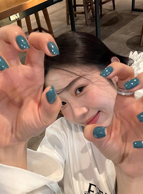 蓝绿色手工美甲穿戴甲2026新年款中长款纯色显白气质简约风高级感