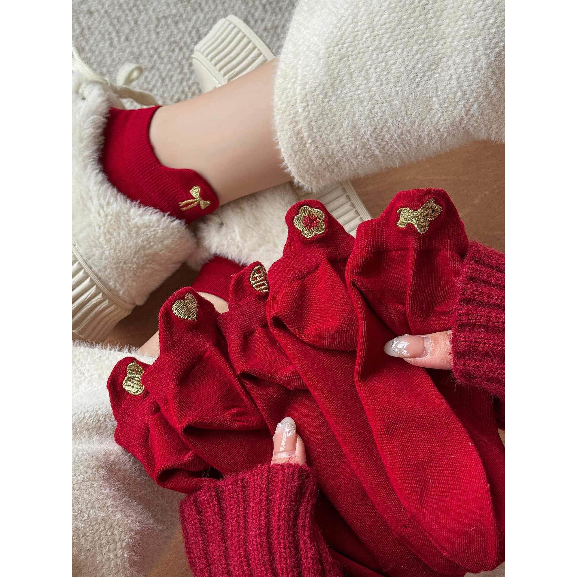 2026年属马大红色后跟刺绣无骨短袜女秋冬纯棉本命年结婚低帮船袜