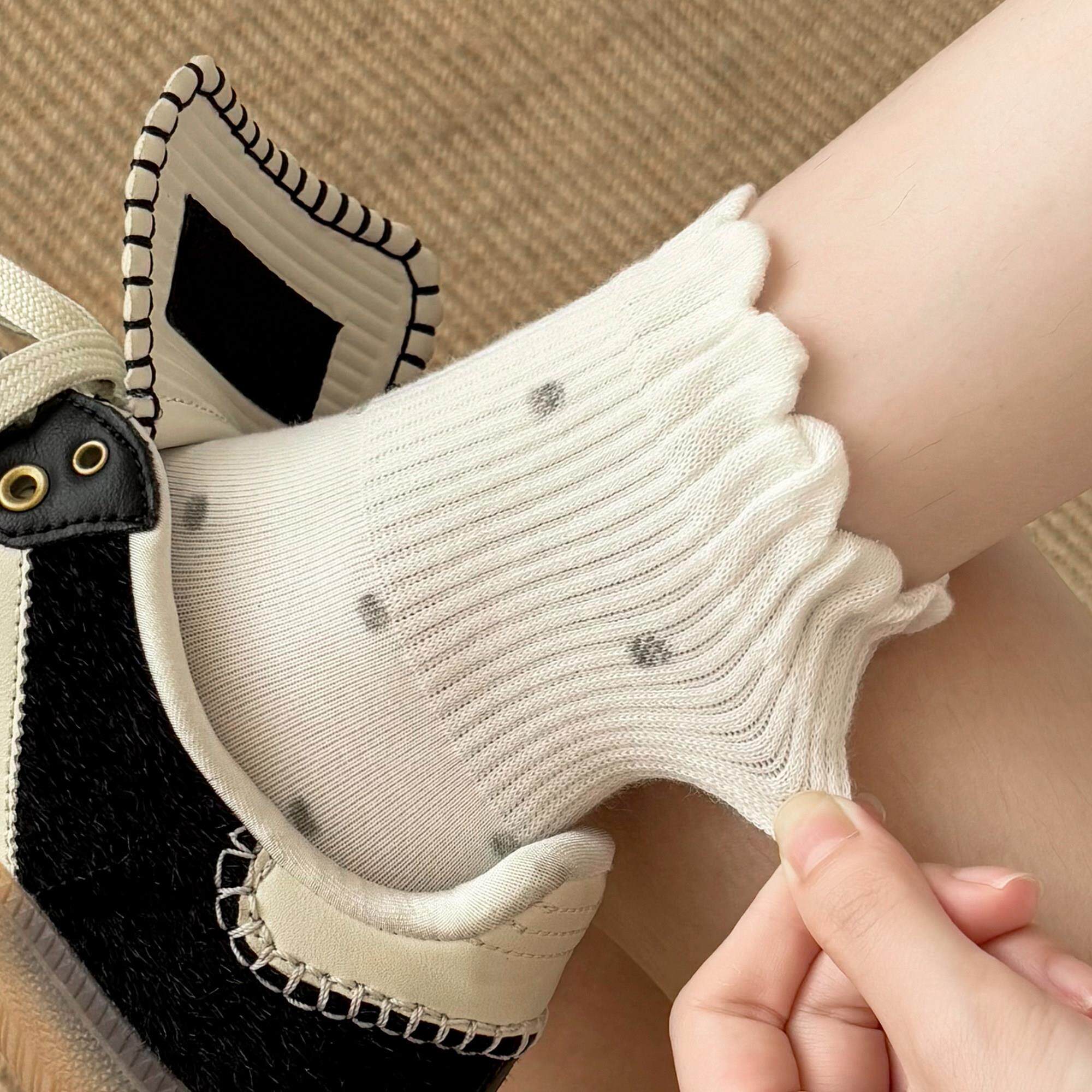 白色袜子女款纯棉春秋季2026新款爆款短袜可爱花边无骨透气中筒袜