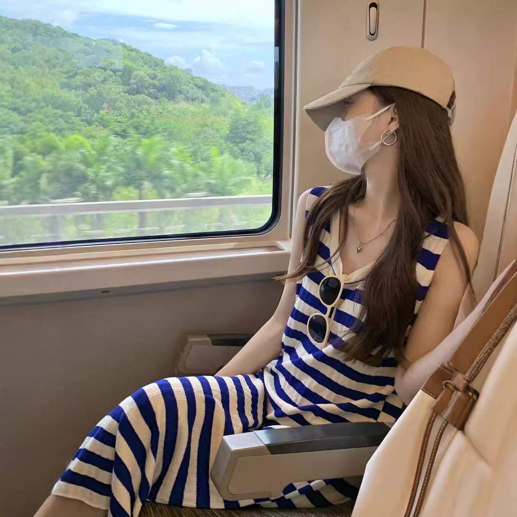 条纹吊带连衣裙女包臀长裙海边度假沙滩裙圆领弹长裙