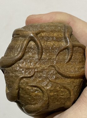 绿檀木文玩把玩随身盘玩物件实木手把件创意工艺品木雕章鱼小摆件