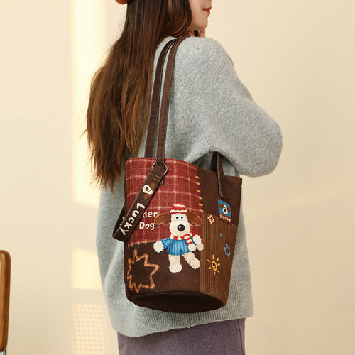 掌门狗帆布通勤百搭原创插画小众设计包包美拉德冬季新款女单肩包