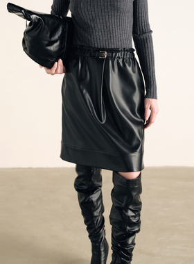 ATELIO·软糯蛋白PU松紧腰褶皱短半裙