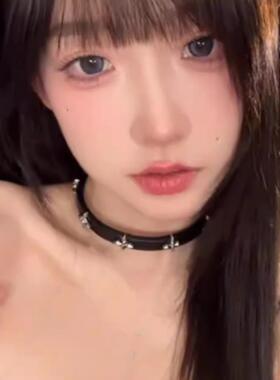 张元英同款黑色十字架choker项圈女y2k叠戴项链皮质颈链高级感