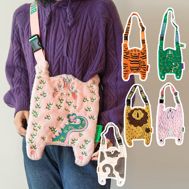 原创设计毛绒斜挎小包