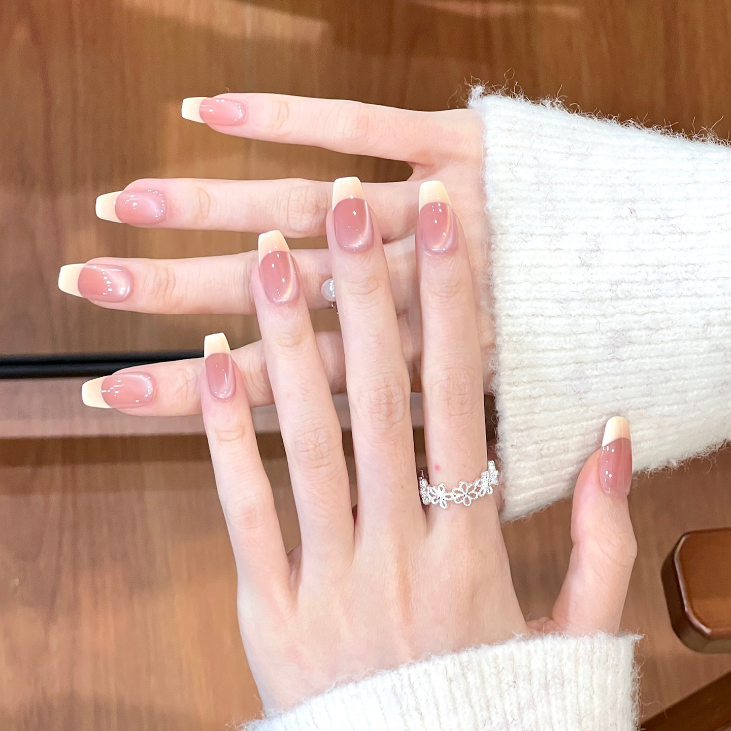 植兔法式美甲穿戴甲短款腮红粉嫩玻璃珠猫眼美甲秋冬高级感贴片,彩妆/香水/美妆工具,穿戴甲/甲片,淘宝优惠券,粉丝福利购,淘宝优惠卷