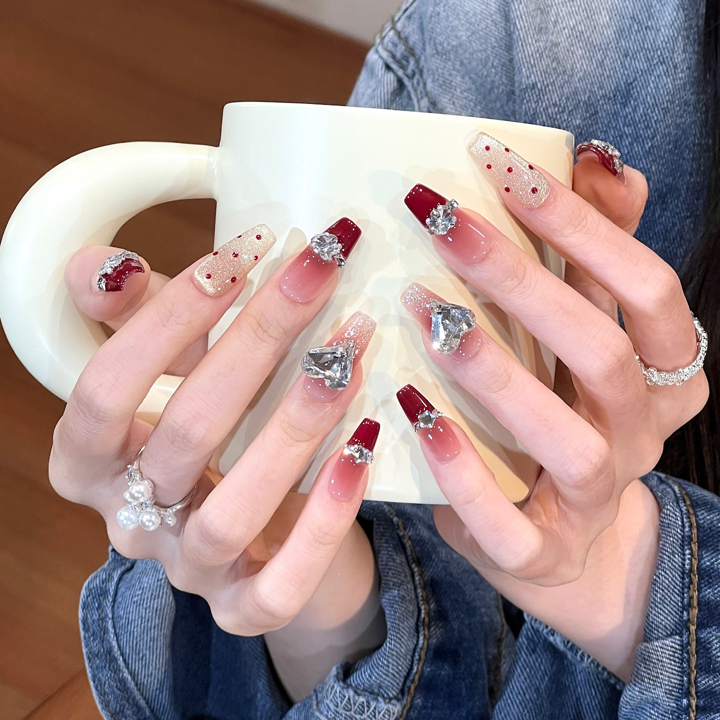 植兔手工穿戴甲腮红高级感新年红色猫眼闪钻显白美甲秋冬长款指甲,彩妆/香水/美妆工具,穿戴甲/甲片,淘宝优惠券,粉丝福利购,淘宝优惠卷