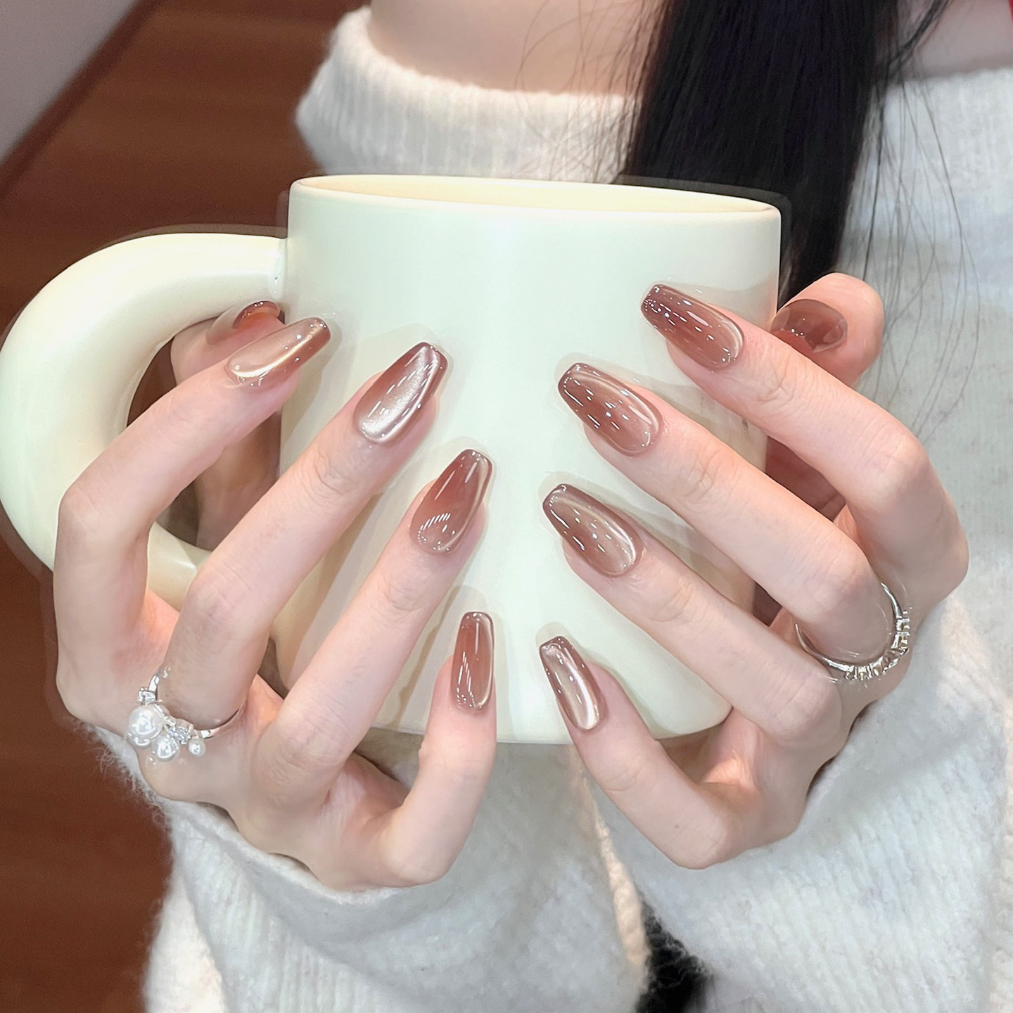 植兔裸色水光感猫眼穿戴甲2025新款秋冬短款高级显白手工美甲贴片