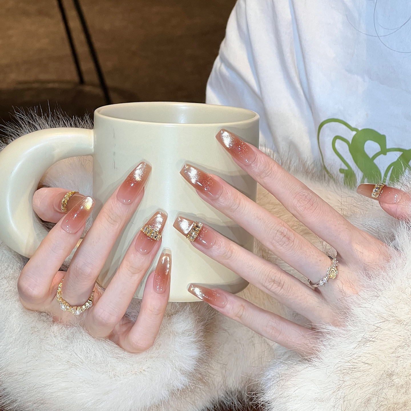 植兔手工穿戴甲中长款美拉德高级感秋冬追光猫眼美甲显白指甲贴片,彩妆/香水/美妆工具,穿戴甲/甲片,淘宝优惠券,粉丝福利购,淘宝优惠卷