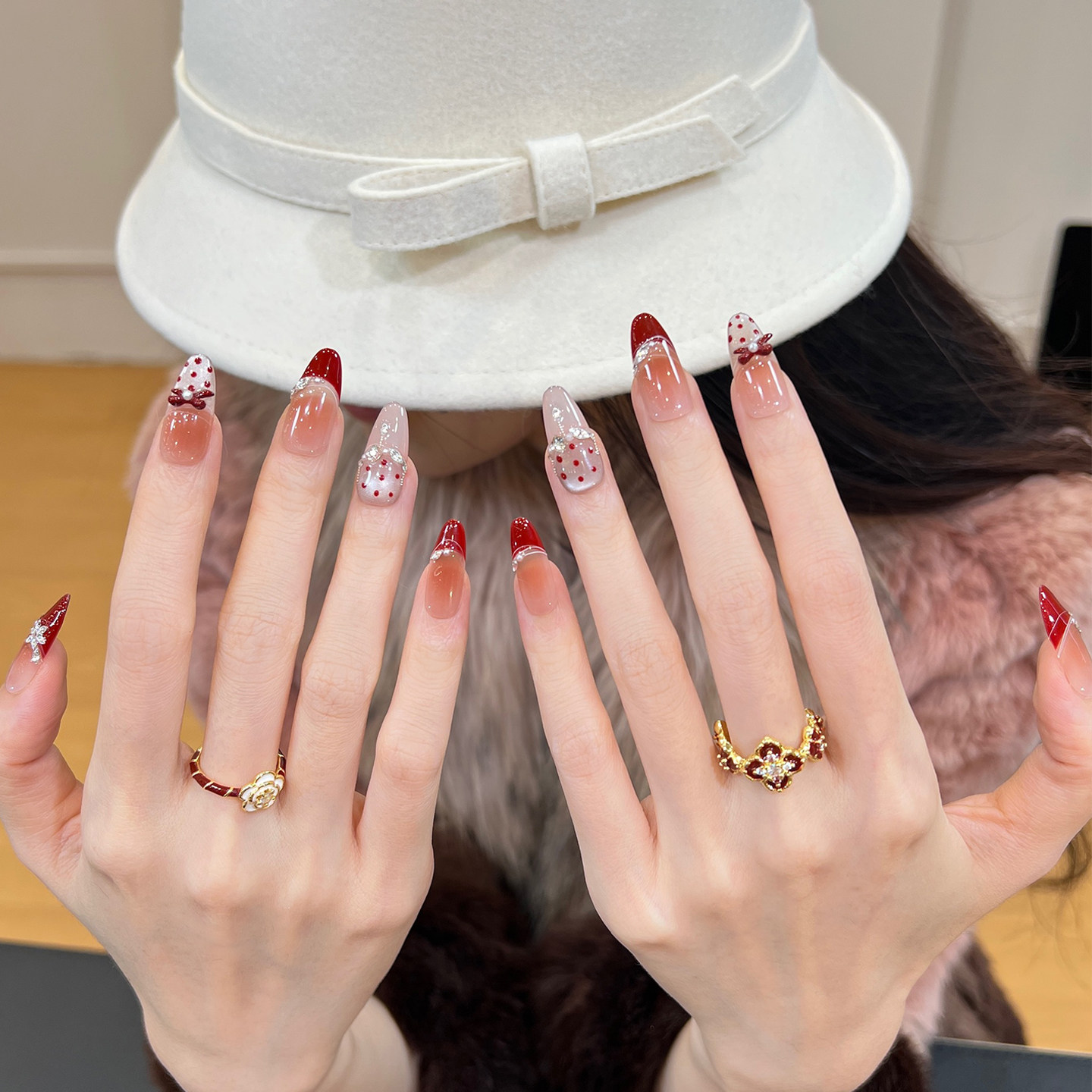 植兔红色渐变猫眼美甲穿戴甲波点蝴蝶结新年高级感新娘婚甲中长款,彩妆/香水/美妆工具,穿戴甲/甲片,淘宝优惠券,粉丝福利购,淘宝优惠卷