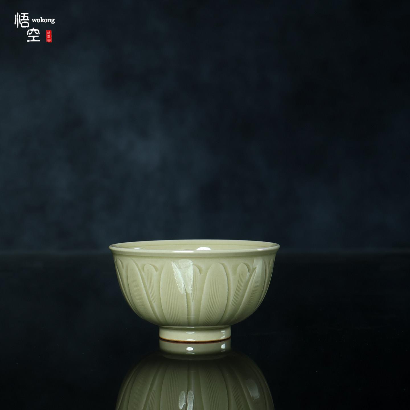 龙泉青瓷婴戏杯越窑秘色釉莲瓣主人杯手工刻花陶瓷品茗杯功夫茶具
