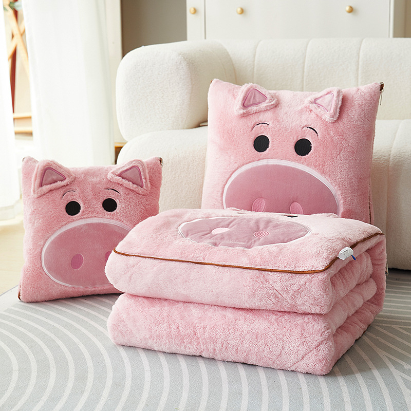 新款北极绒贴布刺绣抱枕被两用二合一车载午睡毯子靠垫草莓