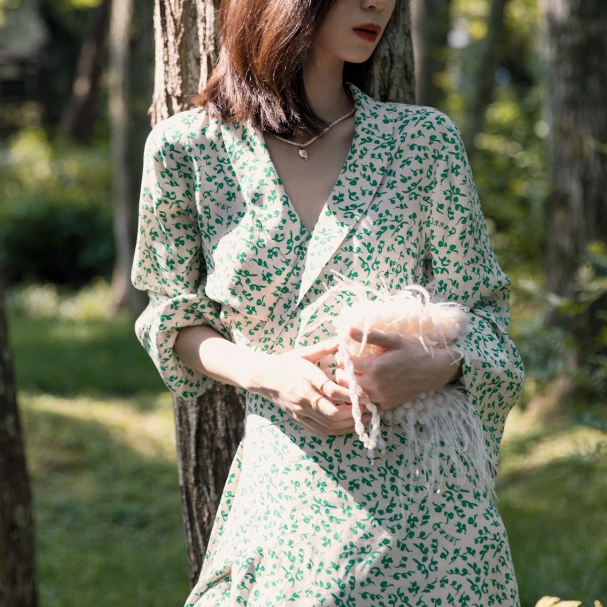 夏季2026新款一片式碎花雪纺连衣裙女设计感小众茶歇法式开叉长裙