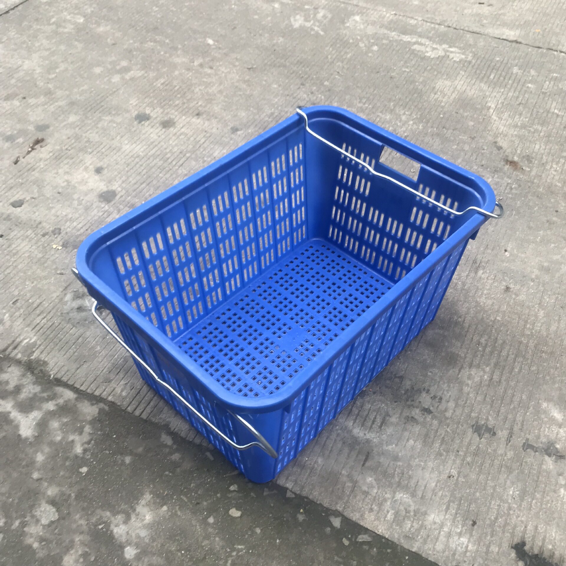 江西南昌套叠蔬菜周转箩710*495*370MM塑料白色铁耳胶筐 蔬菜萝