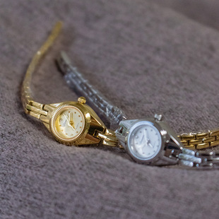 新款小众小金表小巧迷你复古气质镀金银手链简约清新细带石英表女
