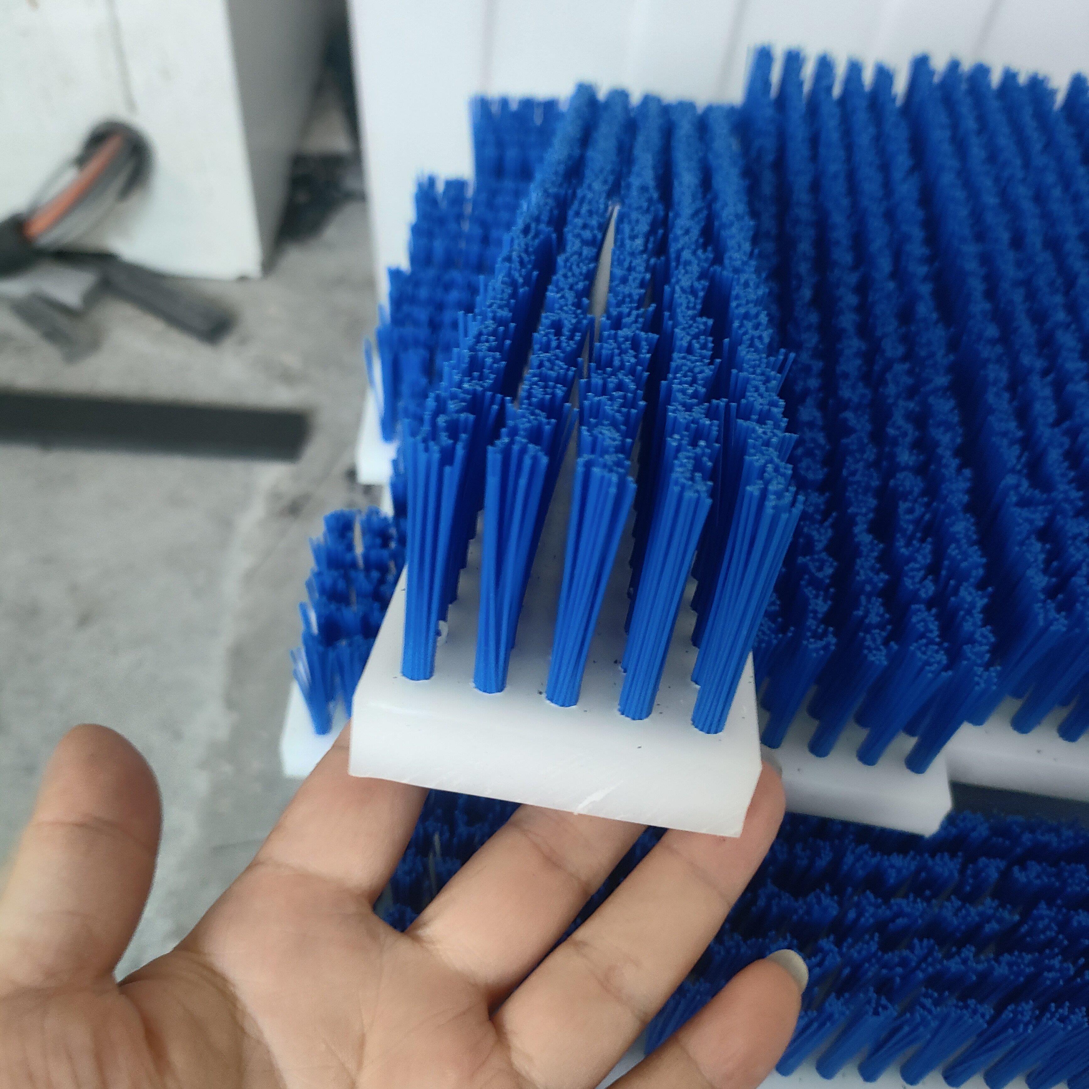 pvc毛刷条蓝色尼龙毛刷工业用塑料防尘清扫软毛硬毛刷pp板刷排刷