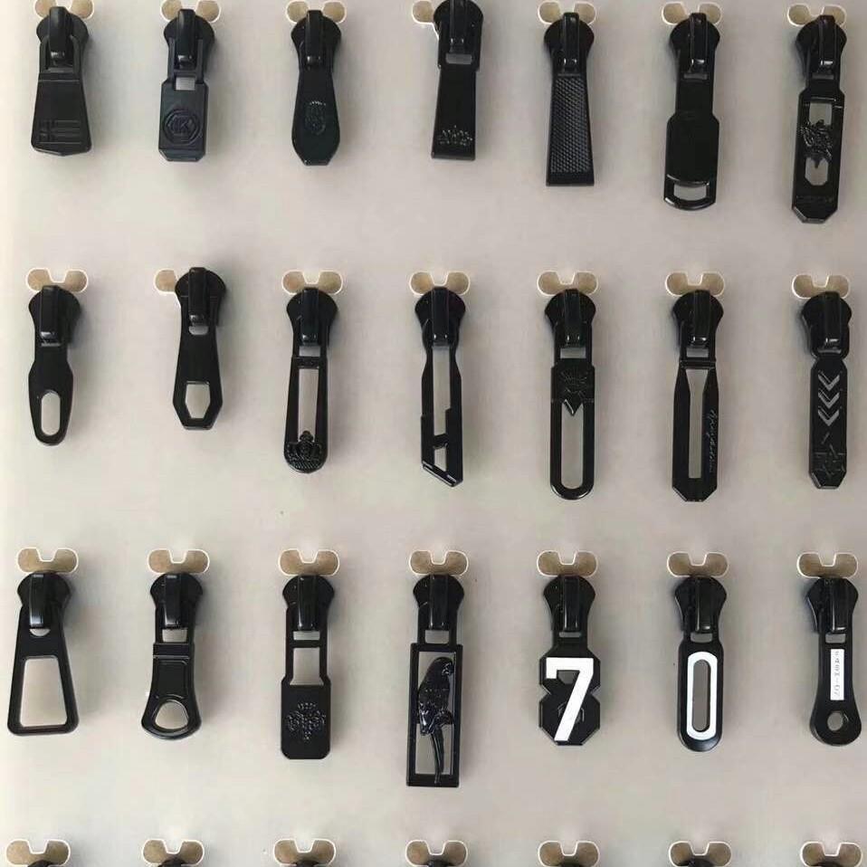 五金拉链 卡片晓飞塑料卡片 高档 3号5号8号10号拉头卡带锁