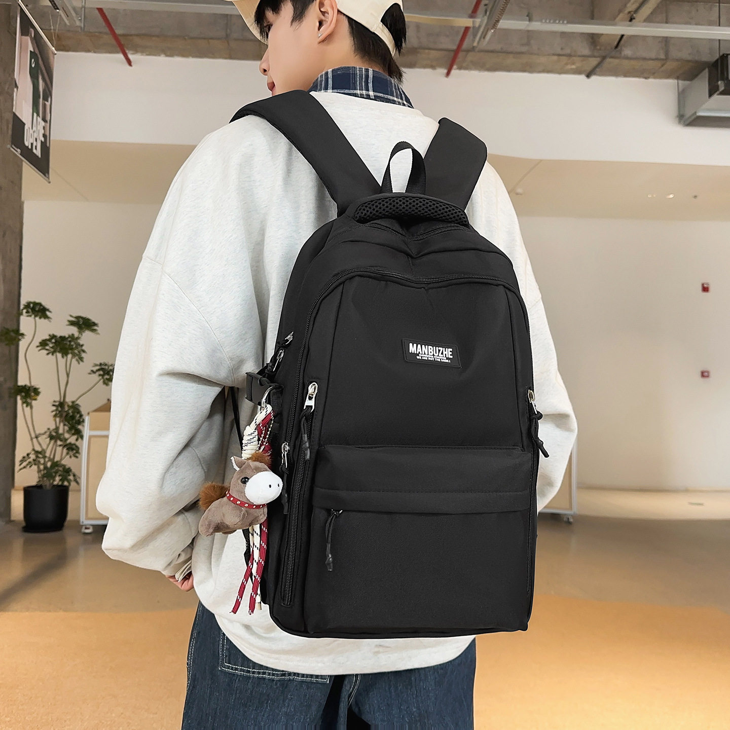 书包男生初中生大容量结实耐用高颜值双肩包百搭休闲旅行电脑背包