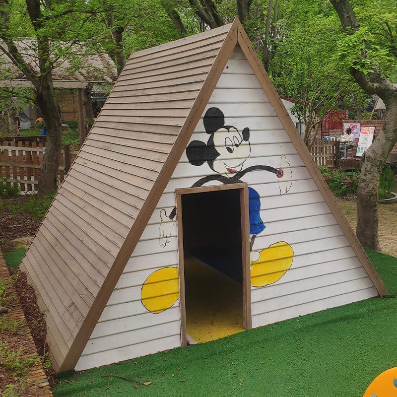 儿童游戏屋实木户外庭院防腐木幼儿园室外滑梯三角木屋男女宝宝屋
