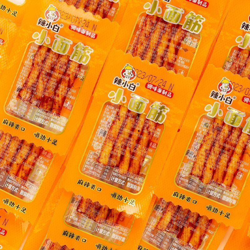 新款辣小白小面筋素牛筋麻辣味独立小包装零食品香辣网红童年整箱