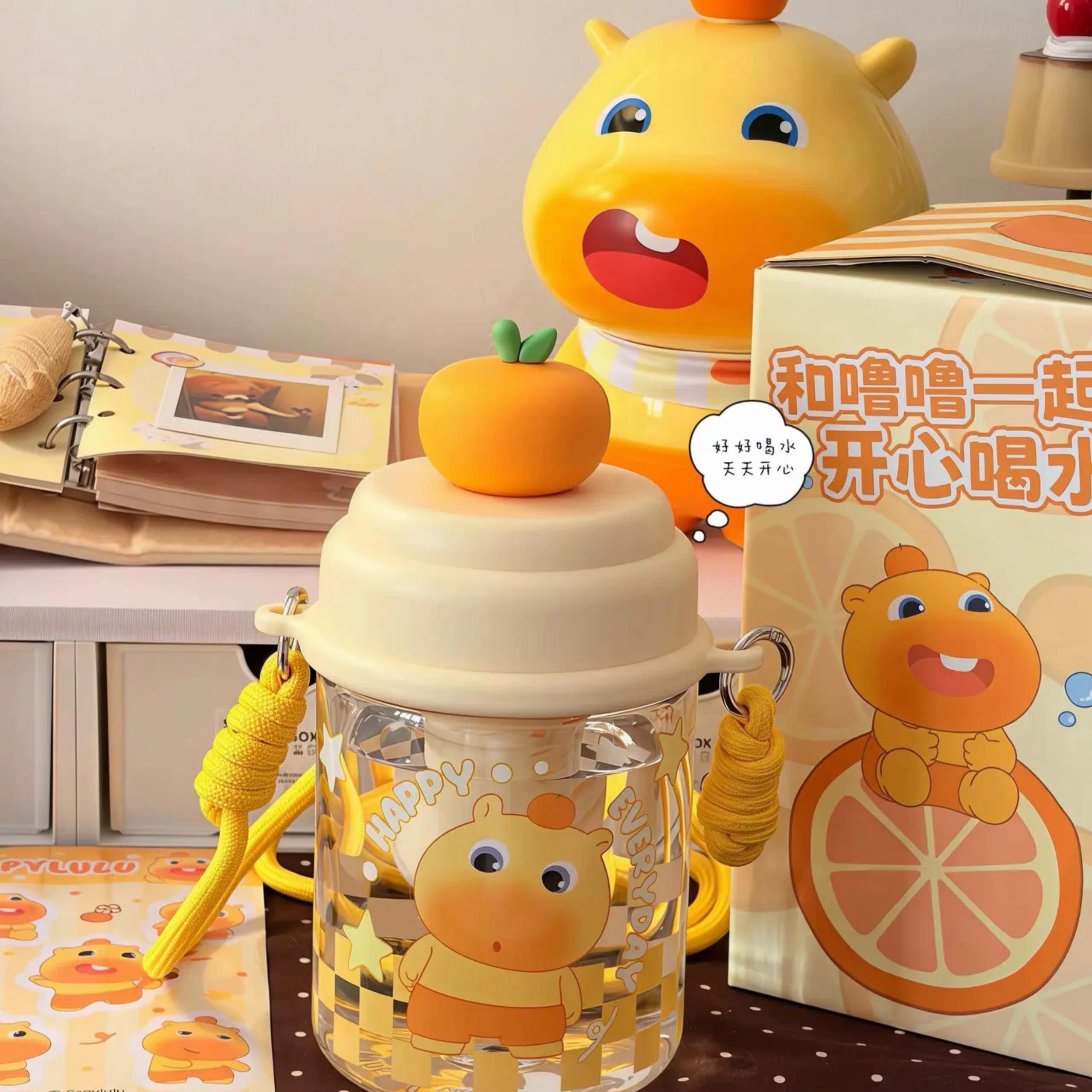 新品水豚噜噜吸管杯可携式塑料随行杯肩带水杯创意朋友情侣女生礼