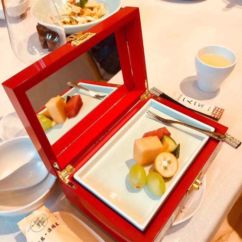 新中式创意境菜镜面甜品冷盘子子复古大红色木盒意水果位上餐具