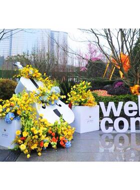 户外大提琴花架雕塑落地摆件创意金属婚庆道具园林庭院景观装饰品