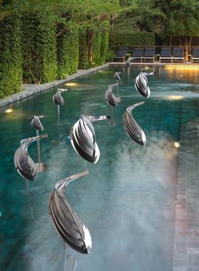 金属不锈钢镜面水景小鱼镂空抽象景观鱼群雕塑庭院动物艺术品摆件