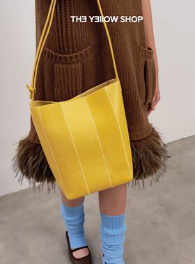 THE YELLOW SHOP新款牛皮拼麂皮单肩斜挎百搭通勤水桶包