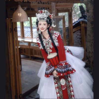 贵州苗疆少女少数民族特色服装