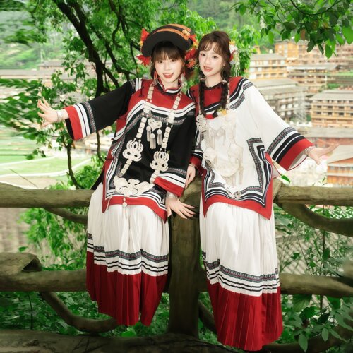 秋季彝族女刺绣火把节表演套装