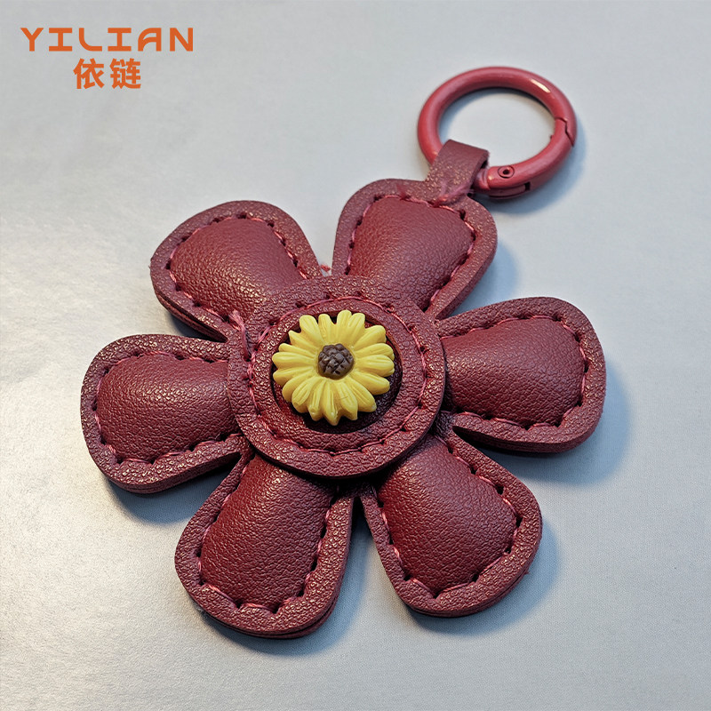 ins手工皮质花朵包挂件车钥匙扣女时尚简约高级感潮玩包挂