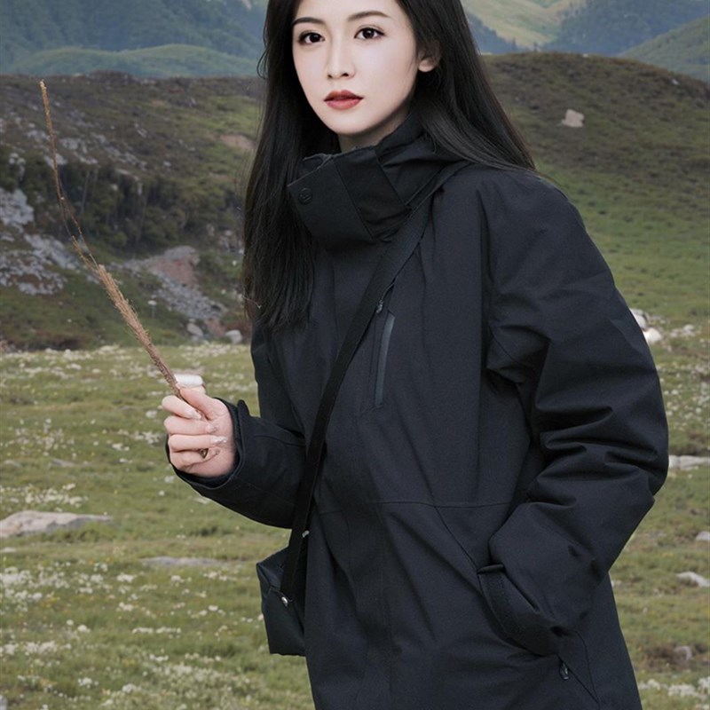 黑色冲锋衣外套女2023秋冬款美式休闲连帽登山服户外运动防风夹克