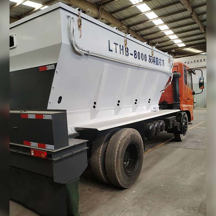 水泥粉料撒布机 机场建设铺灰车路面工程撒料设备 多料仓容量可选