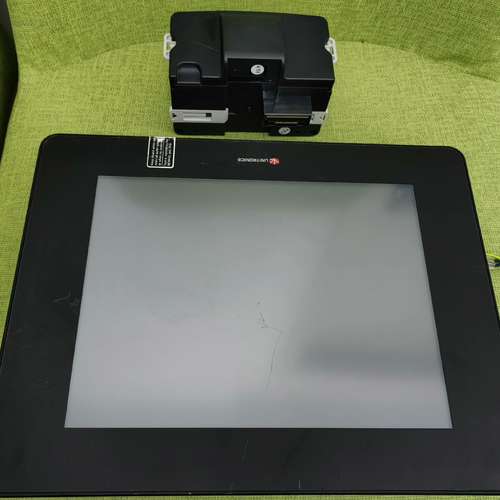 {议价}触摸屏UNITRONICS  USP-104-B10，完整一