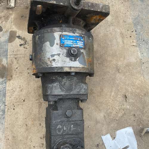 {议价}液压驱动减速机，摊铺机下来的，实物如图中所示，具体请参