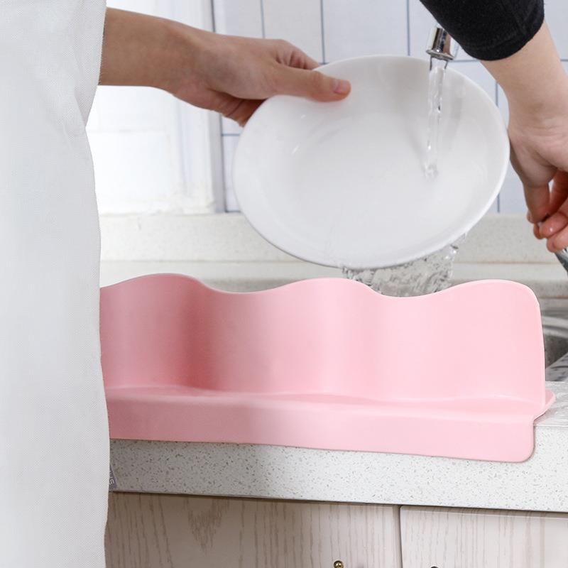 家用厨房吸盘式防溅挡水板 水槽洗菜洗碗隔水挡板 厨房小用品