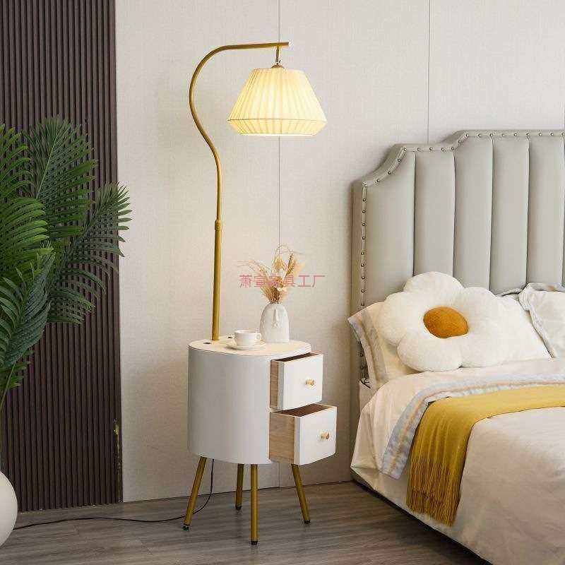 简约现代北欧风格高端卧室床头柜客厅沙发茶几智能一体落地式台灯
