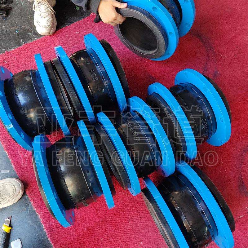 现货销售单球可曲挠橡胶软接头 法兰橡胶软连接 橡胶接头标准尺寸