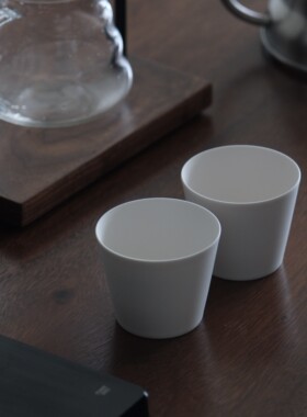 柒月里定制日式极简陶瓷咖啡手握杯猪口杯主人杯哑光拉花杯110ml