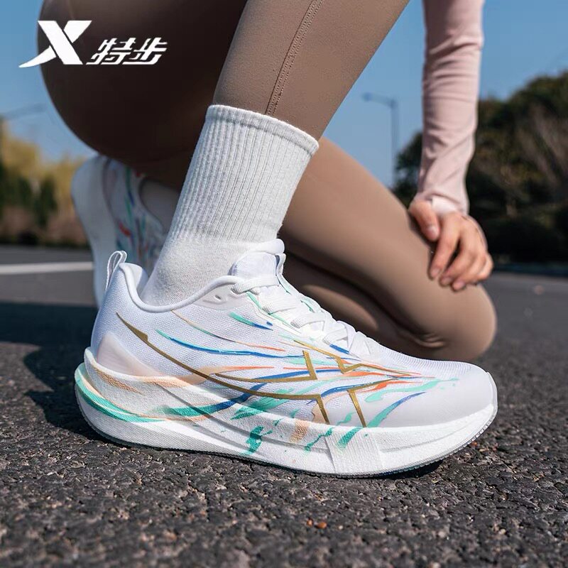 特步两千公里五代耐磨男子运动鞋