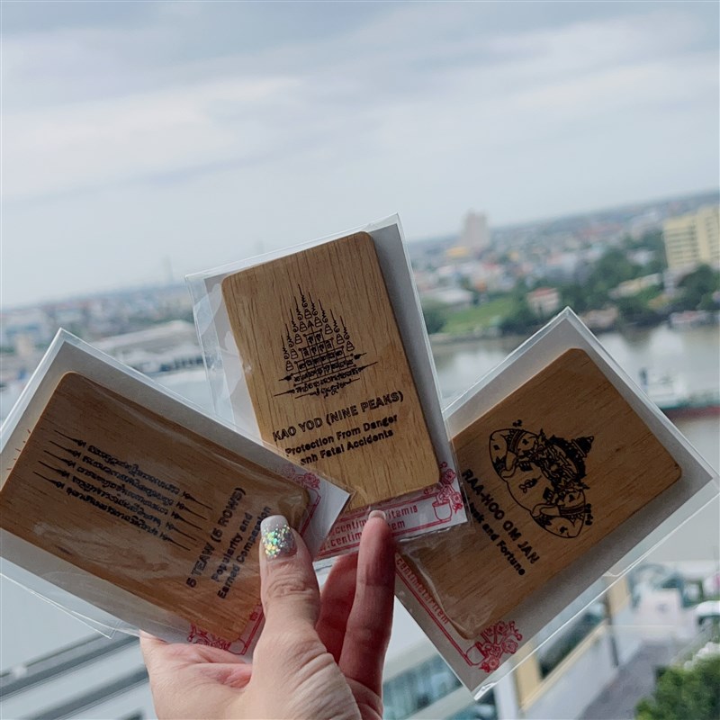 泰国经文符卡片雕刻木制手工文创好运必达掩面拉胡坤Y冰箱贴平安