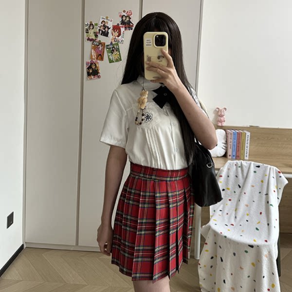 jk白色学院刺绣衬衫女漫画风经典红格百褶半身裙子短袖上衣穿搭