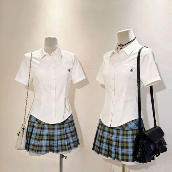 学院风白色Polo领正肩短袖衬衫女夏季设计感修身收腰短款上衣衬衣