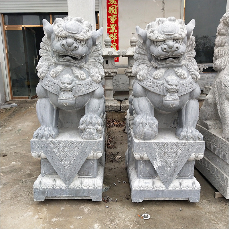 一对精雕汉白玉青石大门口家用看门狮子一对石雕抱鼓石青石狮子