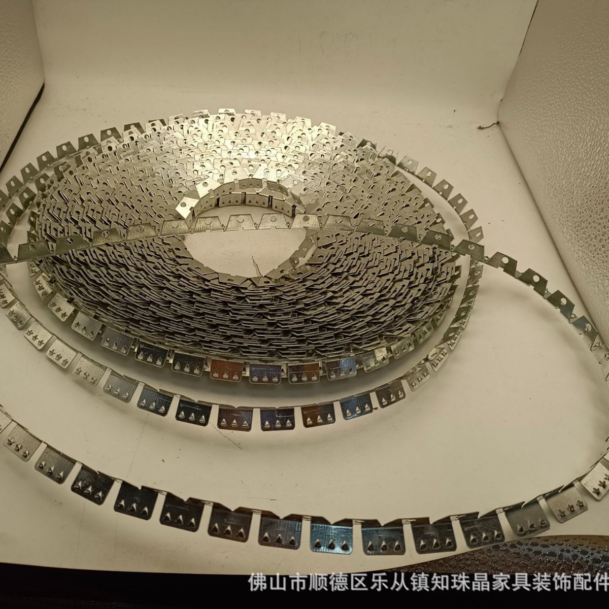 带胶齿条沙发围边条镀锌压边条反钉条卷钉条铁齿条家具厂连接器