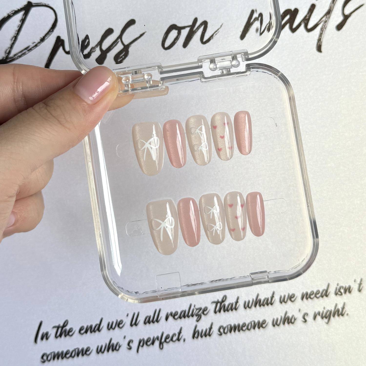 夏季新款高级浅色短椭圆穿戴甲 底色美甲 晕染蝴蝶结甲片奶冻莓莓